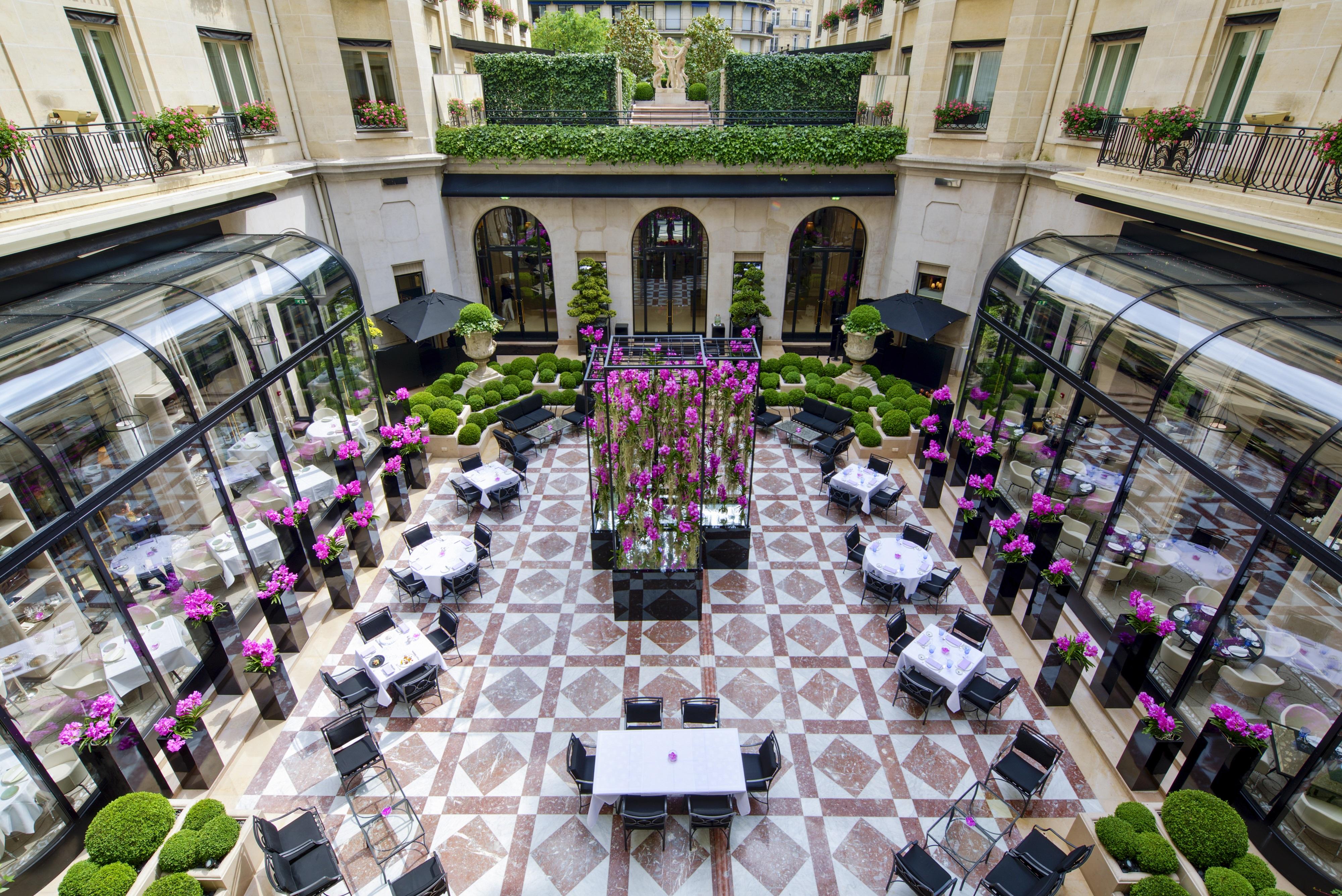 Four Seasons Hotel George V Paris Exterior foto